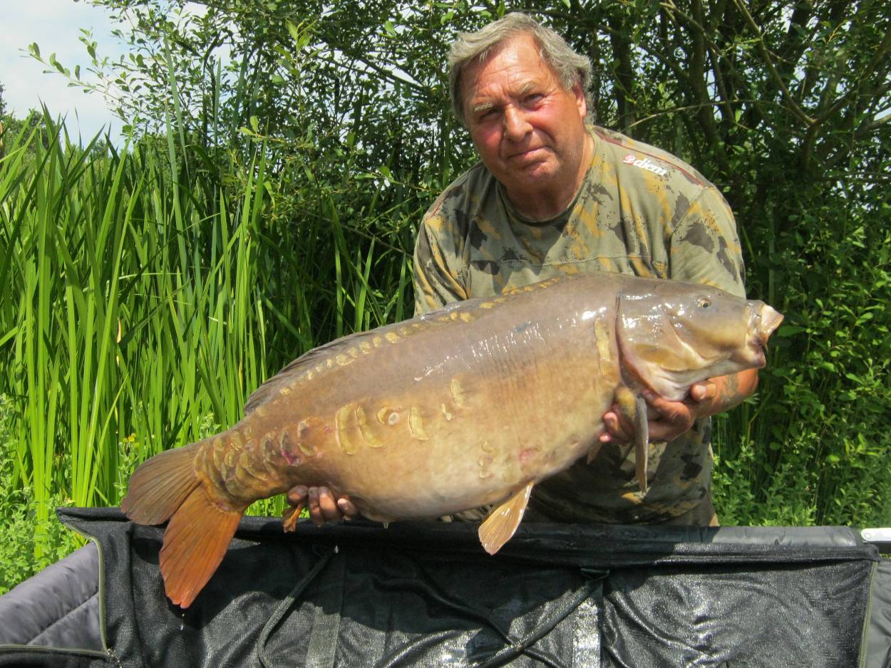 Ray Harding 32 lb 5 oz.JPG