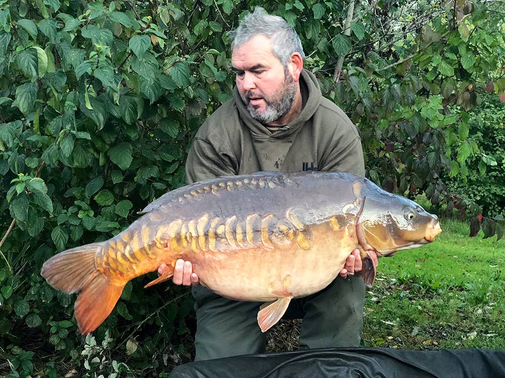 Tony Sawyers with Nemo at 44 lb 1 oz 2