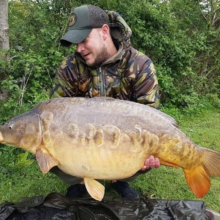 Jon Botting with Nemo at 45 lb 1 oz pic 1