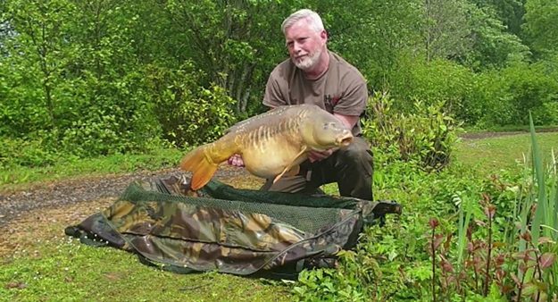 Joe Holdsworth with Two Tone at 35 lb 10 oz